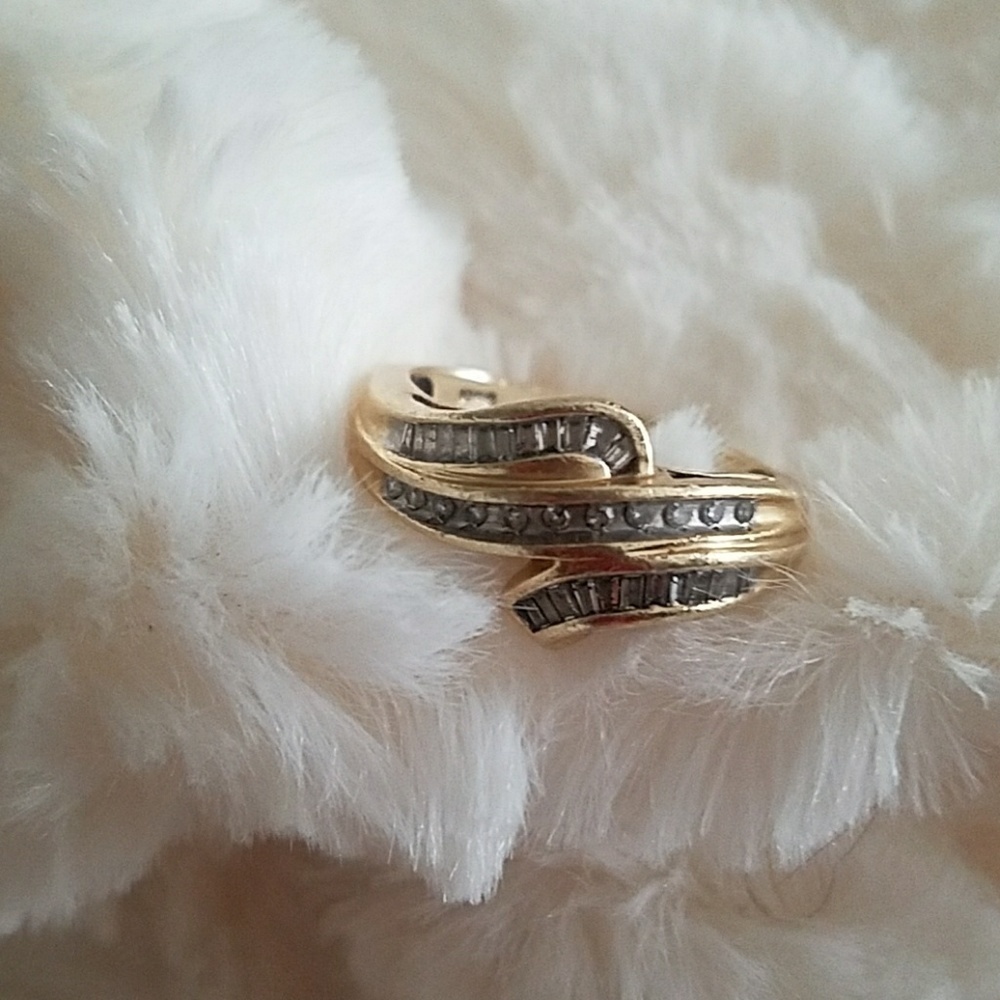 10k gold Diamond ring size 8.5